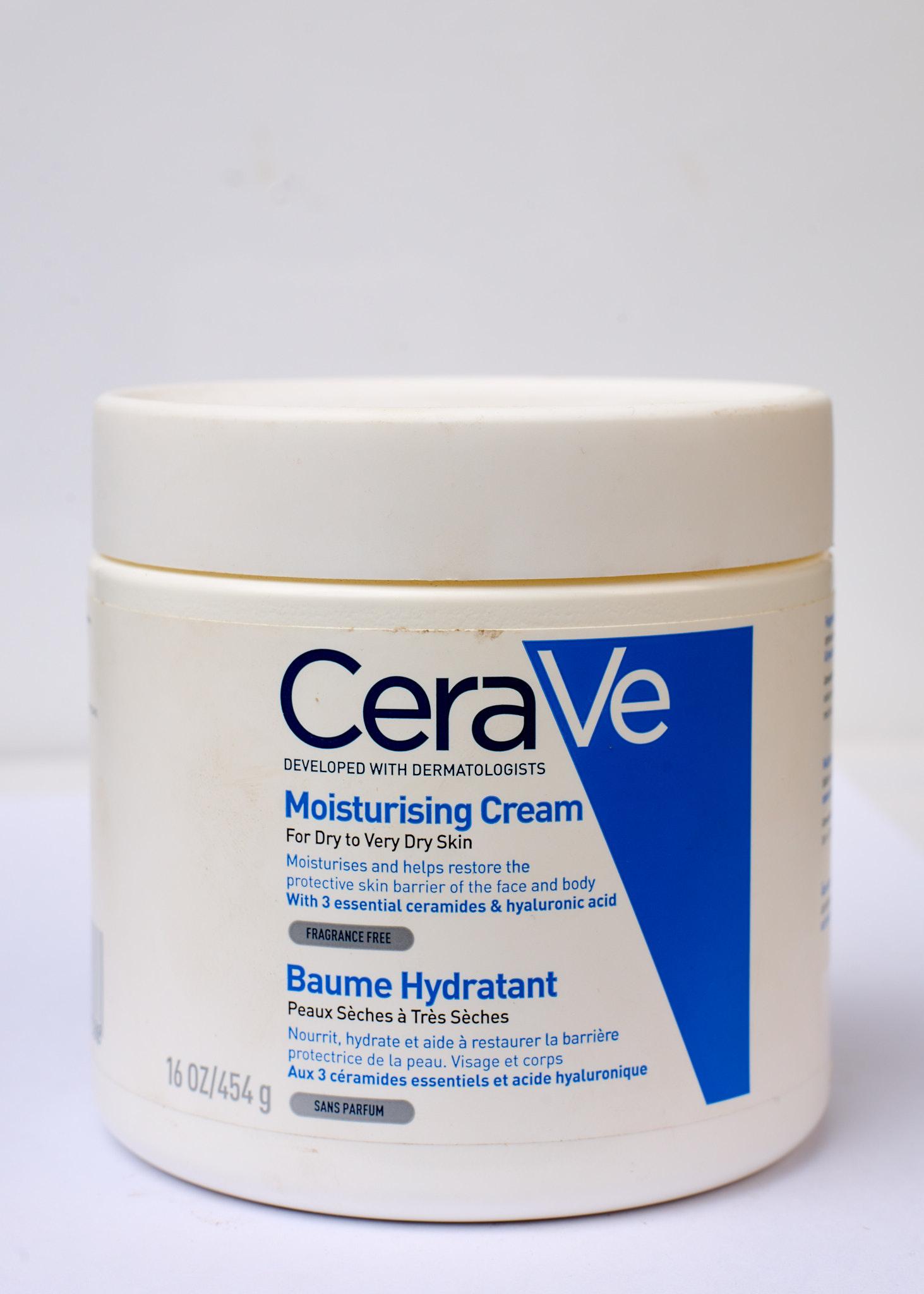 Local Hayat product photograph of Moisturising Cream 454 g